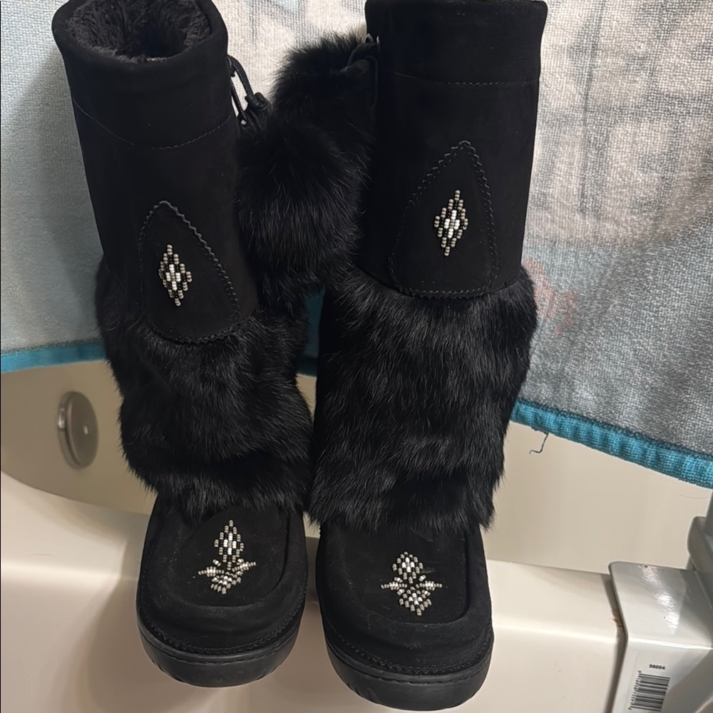 Elegant Black Fur Women's Winter Boots